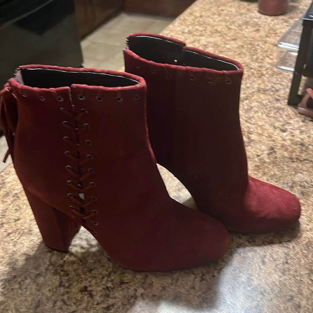 Never worn Karl Lagerfeld Sylvia Red Chunky Heel Suede Ankle Boots - 7
